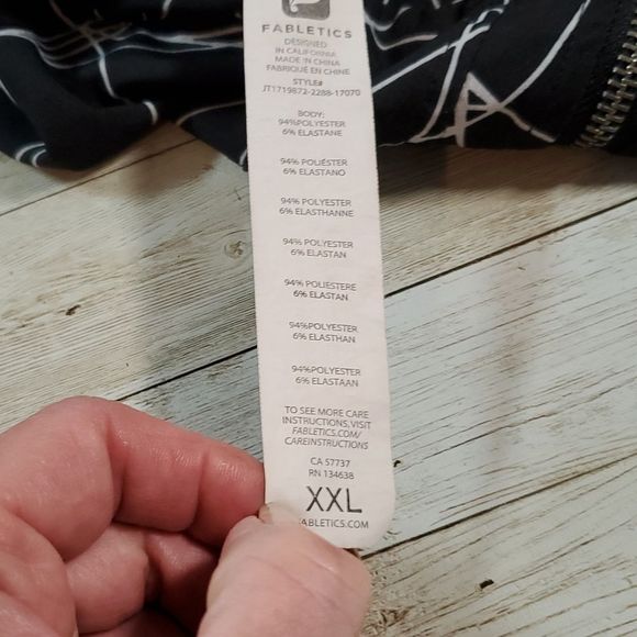 Fabletics Full Zip Hooded Jiae Jacket Women’s XXL Black With White‎ Line Design - Picture 11 of 15